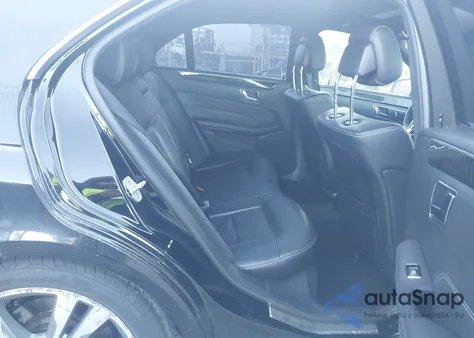 2015 Mercedes-Benz E 350 z USA, uszkodzony, nr VIN WDDHF5KB3FB111707